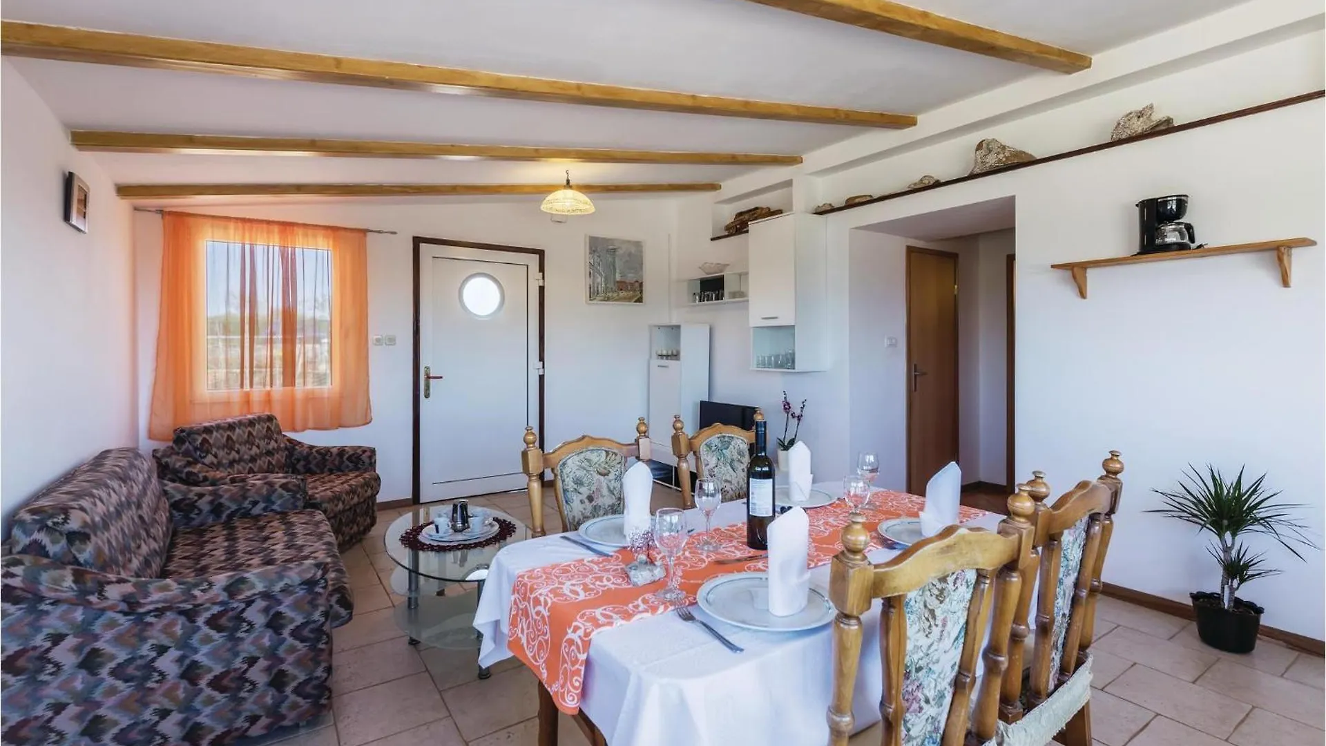 2 Bedroom Lovely Home In Vodnjan 0*,