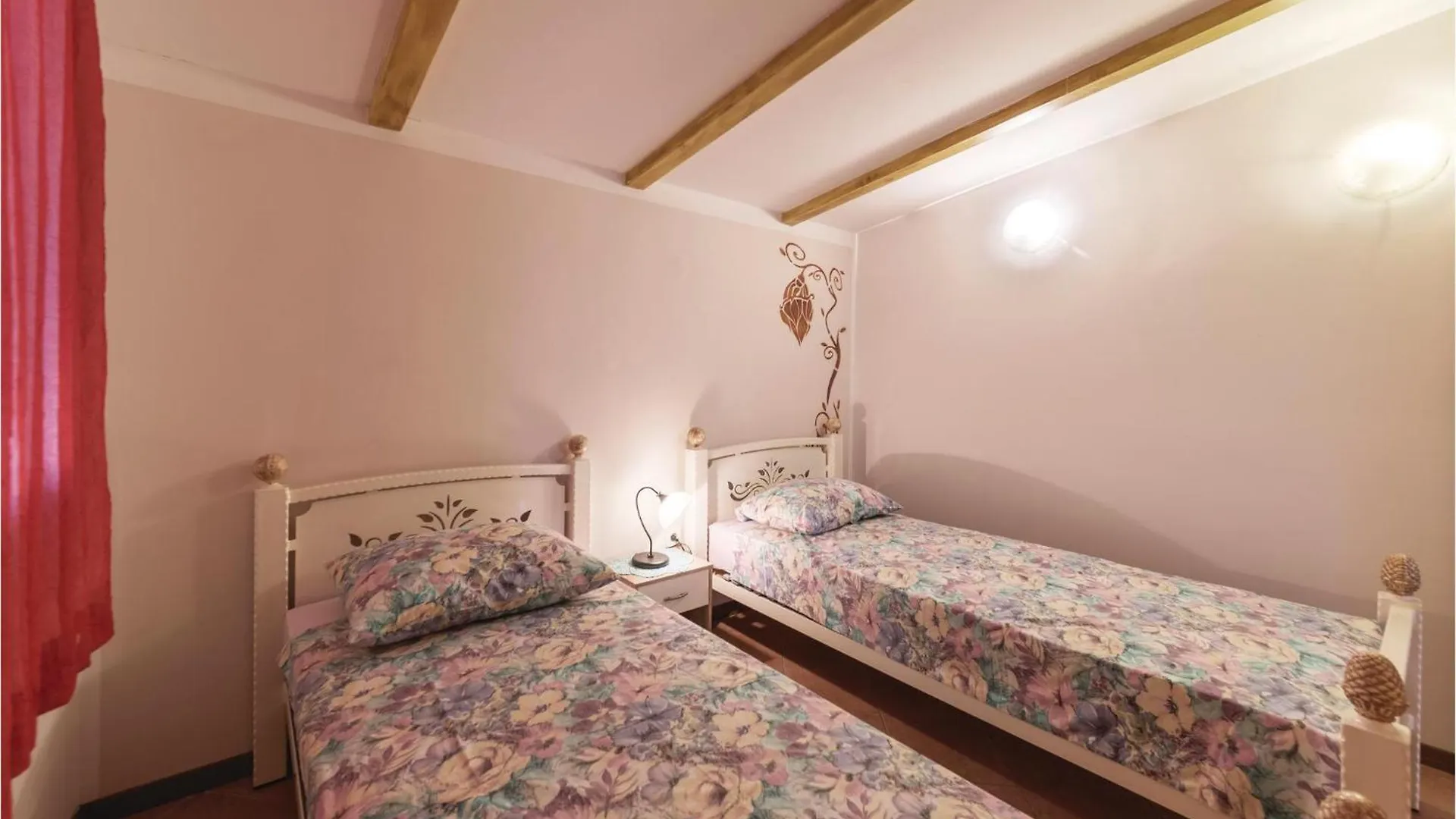 2 Bedroom Lovely Home In Vodnjan 0*,